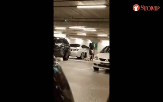 Bố bắt con gái quỳ gối, tát tới tấp vào mặt gây phẫn nộ Ảnh 2