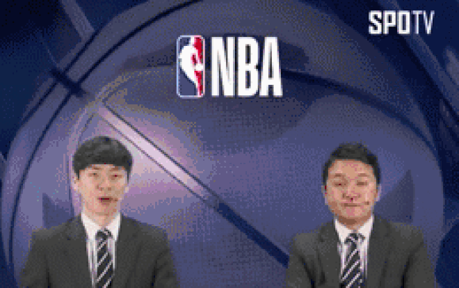 MC chảy máu mũi vẫn bình tĩnh dẫn chương trình trực tiếp Ảnh 2