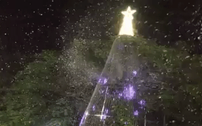 Lãng mạn không khác phim Hàn Quốc, clip trường người ta đón Giáng sinh khiến dân mạng 'phát thèm' Ảnh 2