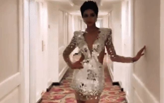 H’Hen Niê tung ‘tuyệt chiêu’ cuối cùng, ‘hạ gục’ các đại diện khác khi tham gia tiệc chúc mừng Miss Universe 2018 Ảnh 2