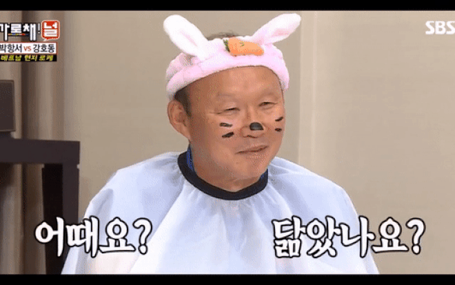 HLV Park Hang Seo đeo tai thỏ, vẽ mặt mèo trong chương trình truyền hình thực tế khiến người hâm mộ vô cùng thích thú Ảnh 2