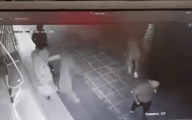 Cô gái trẻ bị nhóm thanh niên hành hung vẫn đang trong trạng thái hoảng loạn và sốc tâm lý nặng Ảnh 2