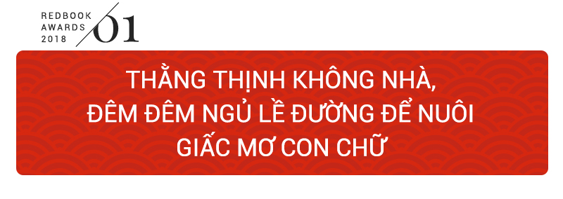 REDbook Tết Kỷ Hợi - Ngôi sao mùng 4 Tết: Cậu bé hôn mẹ trên chiếc xe đầy ve chai và tình mẫu tử thiêng liêng Ảnh 3