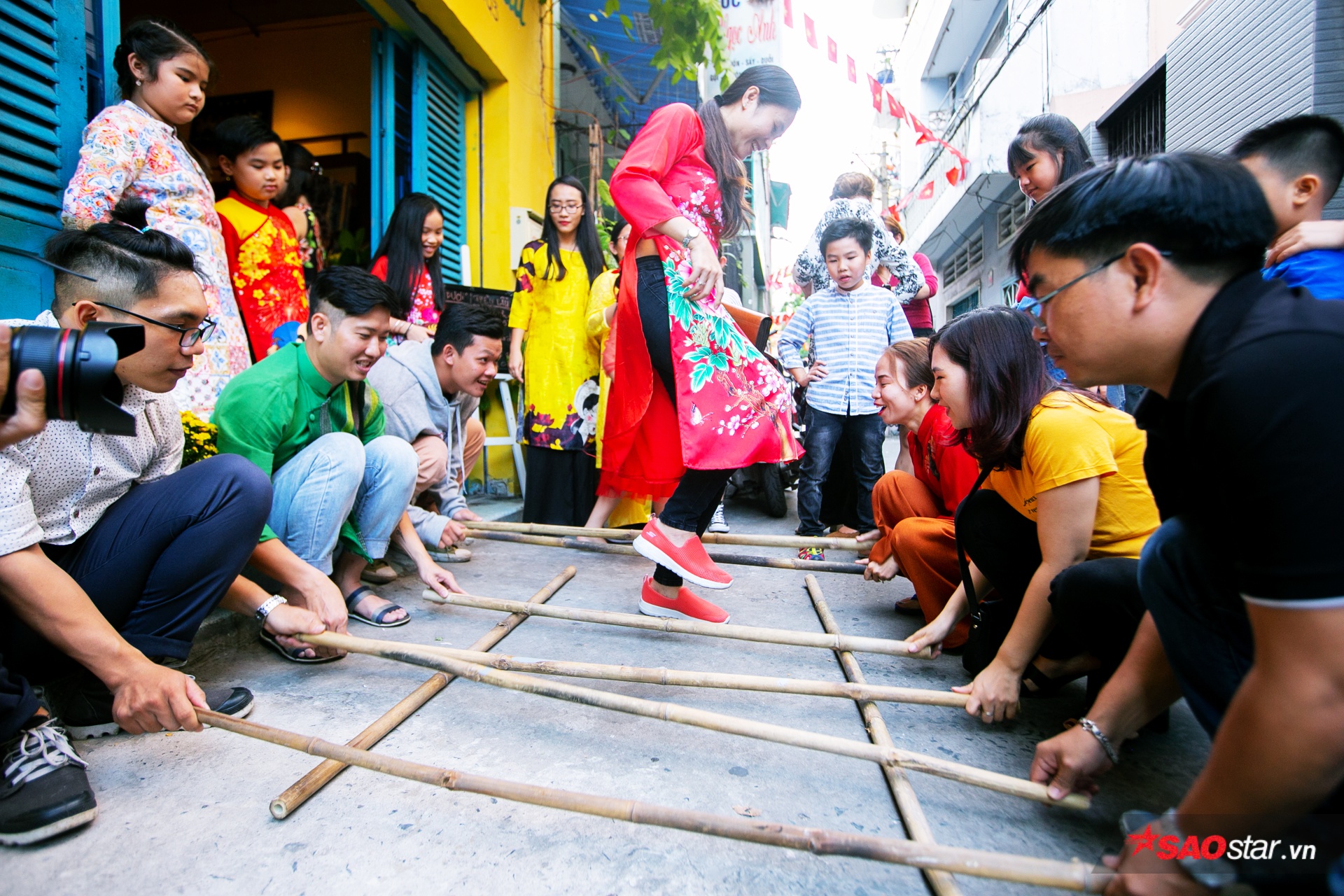 Vui như Tết nhà mình: Nơi tụi con nít Sài Gòn tập làm mứt, nặn tò he và quậy tưng bừng trước khoảng sân nhỏ xíu Ảnh 19