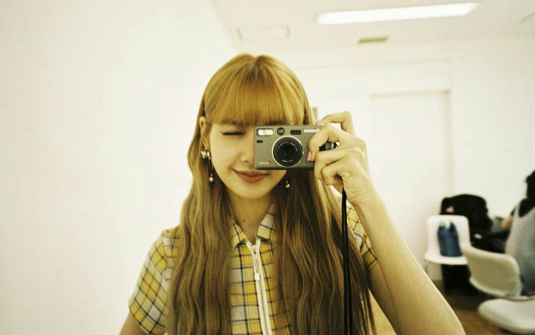 Không chỉ thích hát hò, Lisa (BlackPink) còn có hẳn bộ sưu tập máy ...