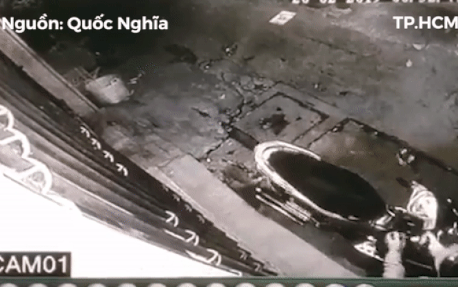 Clip: Nam thanh niên nhanh tay bẻ trộm chiếc xe máy đắt tiền rồi phóng đi trong đêm Ảnh 2