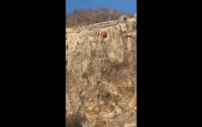 Nam thanh niên rơi xuống vực sâu khi tay không leo đồi Con Heo trần tình sau vụ việc Ảnh 2