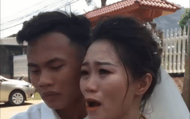 Em trai khóc như mưa trong ngày chị gái lên xe hoa về nhà chồng khiến bao người xúc động Ảnh 2