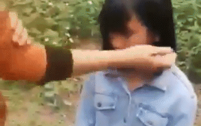 Vụ nữ sinh lớp 7 bị đánh hội đồng ở Nghệ An: 2 trong số 5 em có hạnh kiểm tốt, em cầm đầu là học sinh giỏi Ảnh 2