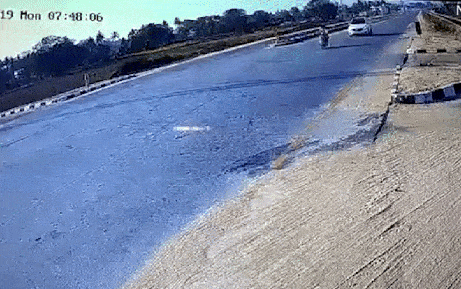 Bị ô tô kéo lê dưới gầm xe một đoạn dài, cặp đôi sống sót thần kỳ Ảnh 2