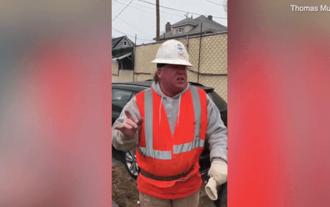 Video công nhân xây dựng đóng giả ông Trump 'siêu đỉnh' cán mốc 3,1 triệu lượt xem chỉ sau 10 ngày Ảnh 2