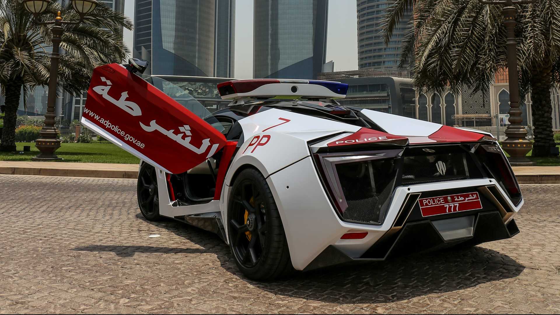 Siêu xe Lykan HyperSport của cảnh sát Dubai