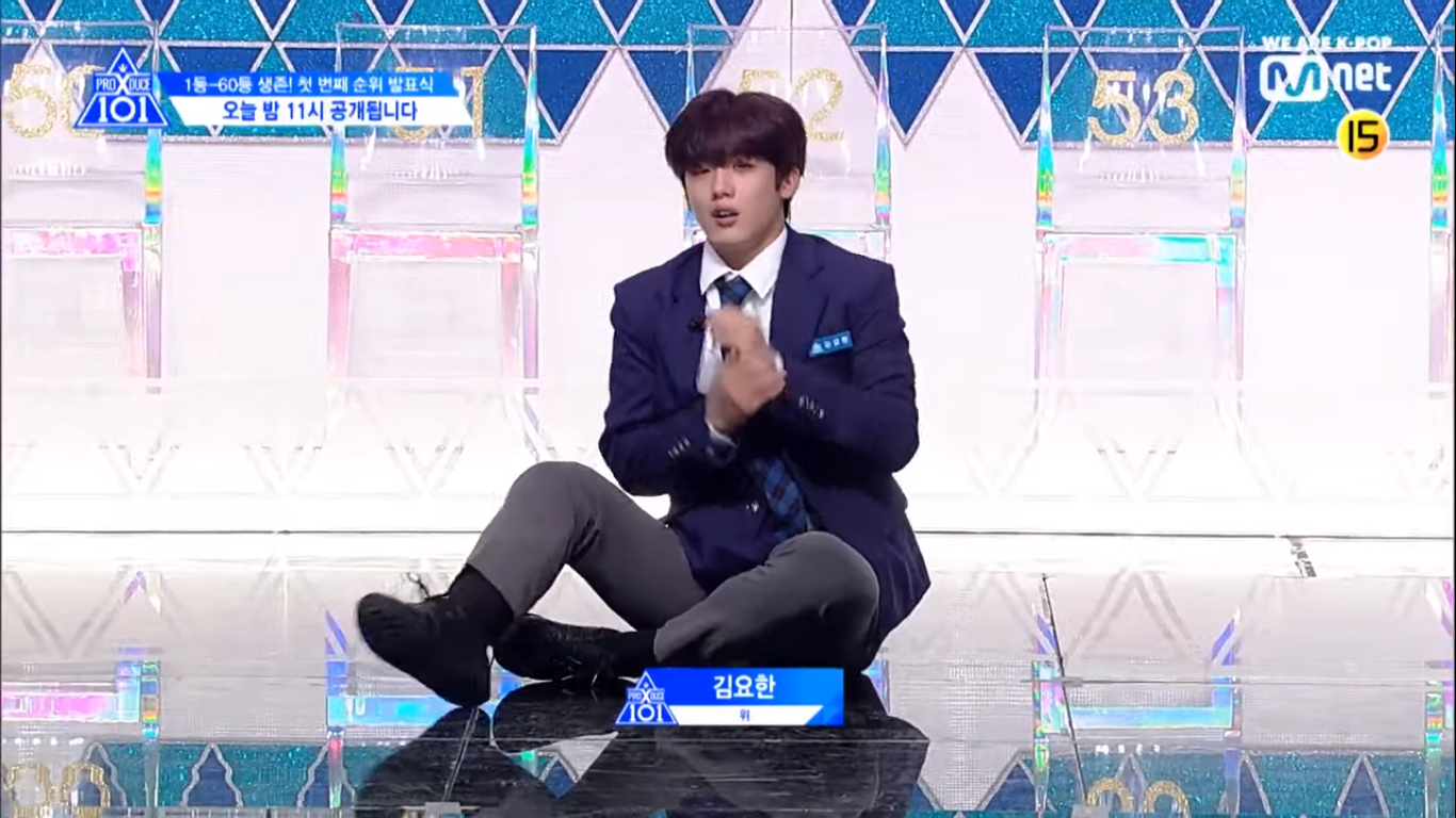 Chàng trai triệu view Yohan thể hiện sự "đau đớn" sau khi té ngã.