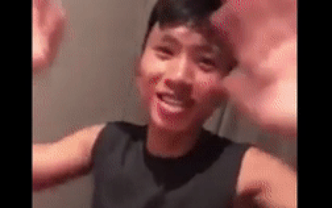 Đoàn Văn Hậu ra mắt kênh 'Cháu Hậu Vlog' bắt trend 'Bà Tân Vlog', khoe cuộc đời 20 nồi bánh chưng mới ăn nồi lẩu siêu bé Ảnh 2