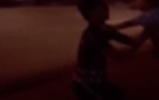 Cay khóe mắt khoảnh khắc tài xế container mừng quýnh ôm lấy con trai nhỏ sau nhiều ngày xa cách trên những chuyến xe đường dài Ảnh 2