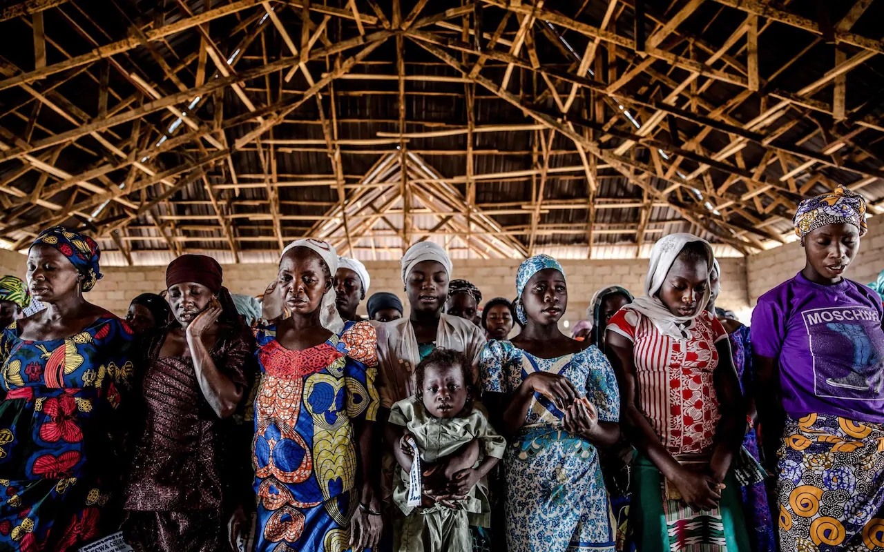 Những người Fulani theo đạo Thiên Chúa đang tham dự một thánh lễ Chủ Nhật ở Nhà thờ Ecwa, Kajuru.