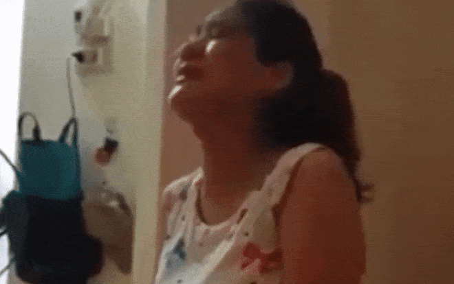 Chồng không chịu rửa bát, vợ bầu tủi thân ngồi khóc thút thít: 'Lúc nào ông chẳng tí nữa, 3 lần tí nữa' Ảnh 2