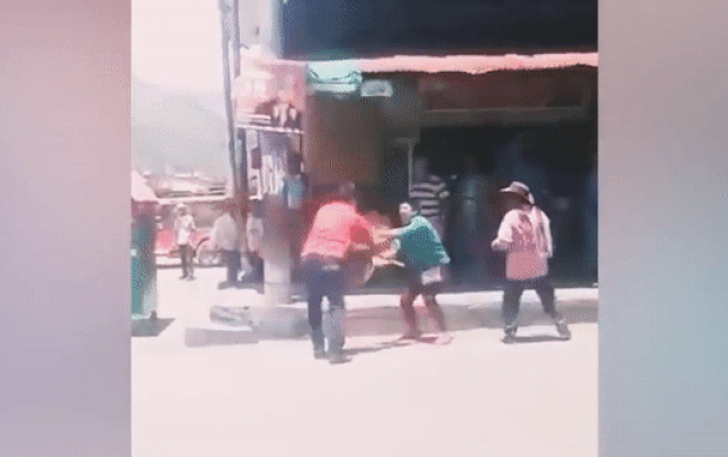 Ngã ngửa với lý do hai người đàn ông đâm chém nhau giữa đường phố Ảnh 2