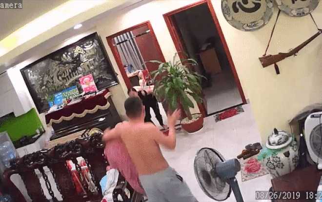 Người chồng võ sư 'tung cước' đánh tụi bụi người vợ mới sinh lên tiếng: 'Gia đình nhà ai cũng có chuyện nọ kia, có lúc xô bát xô đũa' Ảnh 2