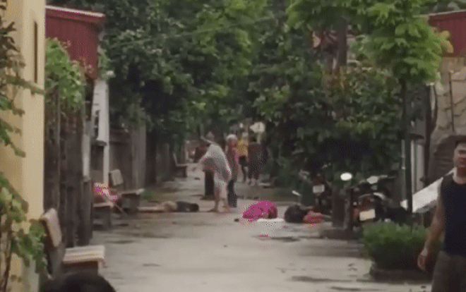 Kinh hoàng người đàn ông cầm dao truy sát cả gia đình, 2 người tử vong, 3 người nhập viện cấp cứu Ảnh 2