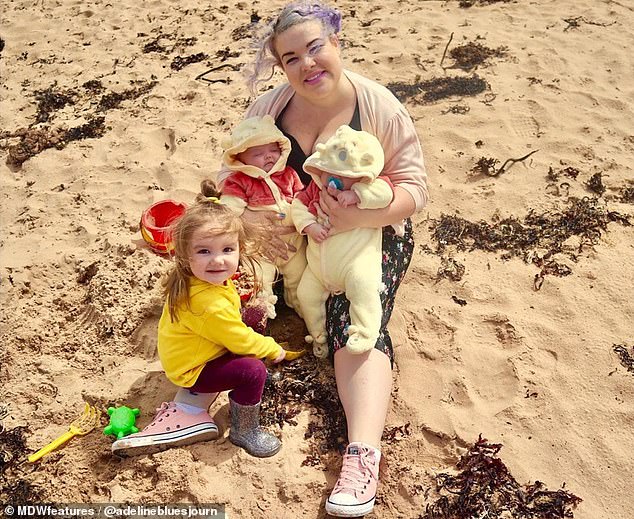 Adeline cùng gia đình