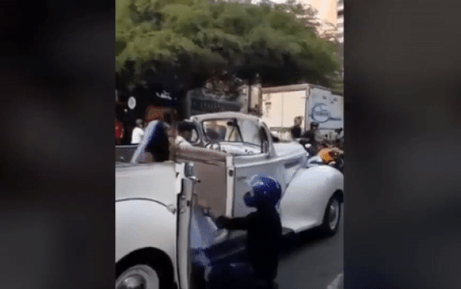 Người yêu cũ đi lấy chồng, chàng trai quỳ giữa đường cầu xin 'đừng kết hôn' và cái kết bất ngờ Ảnh 2