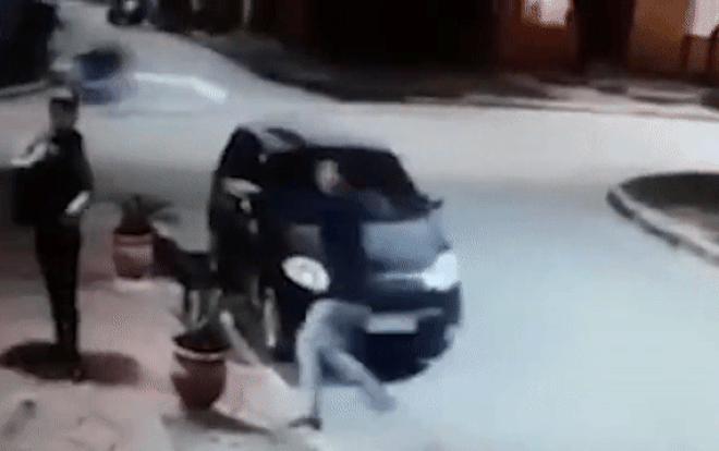 Đạo tặc đi cướp gặp đúng bạn mình và phản ứng bất ngờ Ảnh 2