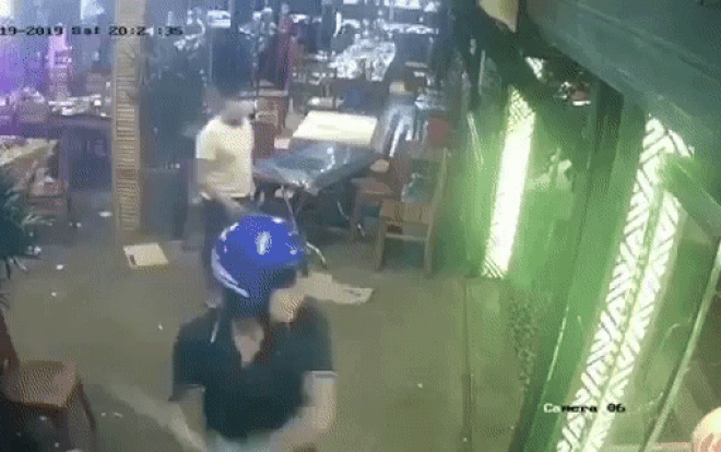 Nhóm côn đồ xông vào đập phá quán nhậu ở Đà Nẵng gây thiệt hại 25 triệu đồng đã ra đầu thú Ảnh 2