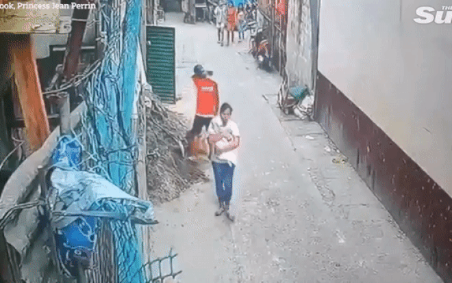 Thuê bảo mẫu trên Facebook, bà mẹ khóc ngất vì bị bắt mất con Ảnh 2