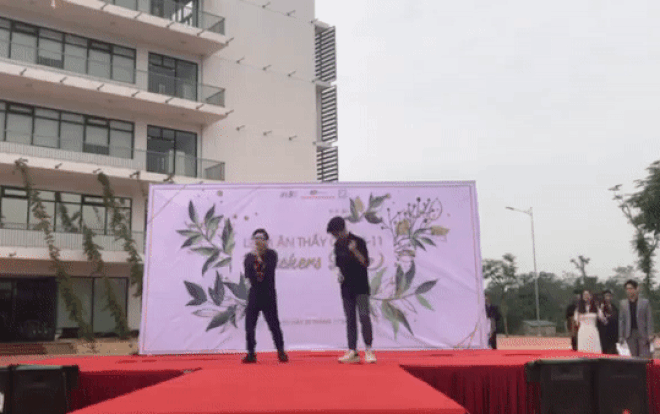 Học sinh THPT FPT Hà Nội biến tấu ca khúc ‘Sóng gió’ tặng thầy cô: ‘Một mai con lỡ bước tiếp qua ngàn sông núi, chẳng thể nào bằng được công ơn thầy cô!’ Ảnh 2