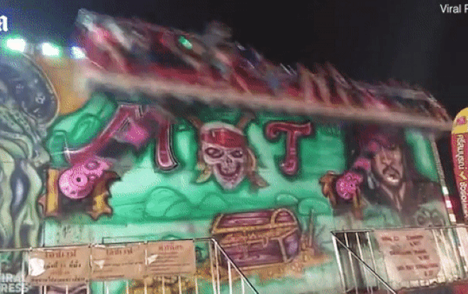 Khoảnh khắc 'đau tim' khi 6 người bị hất văng xuống đất lúc chơi trò cảm giác mạnh Ảnh 2