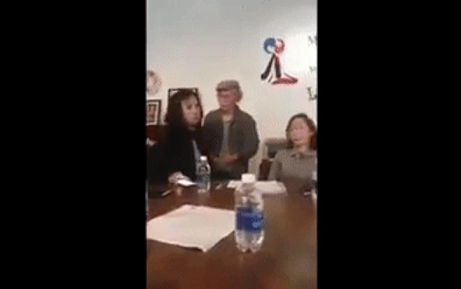 Phụ huynh tát thẳng vào mặt giáo viên trung tâm nghệ thuật trong buổi họp Ảnh 2