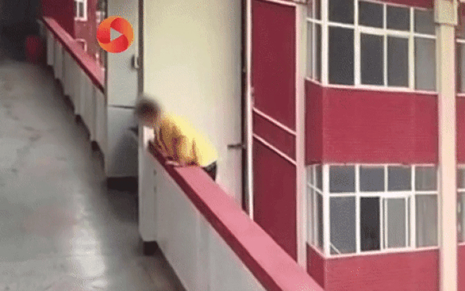 Viết bản kiểm điểm sau khi bị phát hiện hút thuốc, nữ sinh lao thẳng từ tầng 5 xuống đất để tự tử Ảnh 2