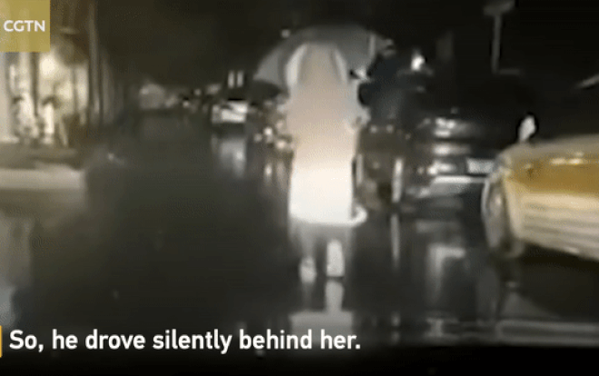 Cảm động vợ đi làm lúc 3h sáng, chồng âm thầm hộ tống theo sau giữa dịch corona Ảnh 2