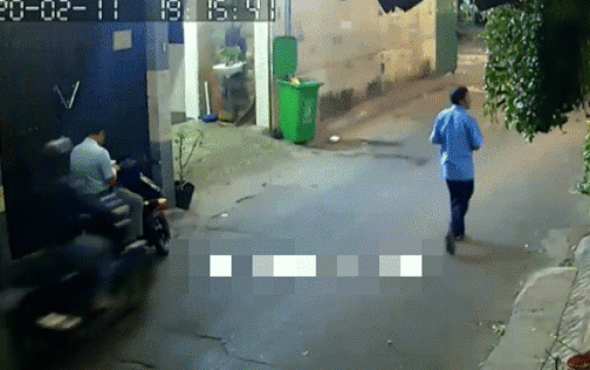 Táo tợn màn cướp giật điện thoại ngay giữa khu phố đông người qua lại Ảnh 2