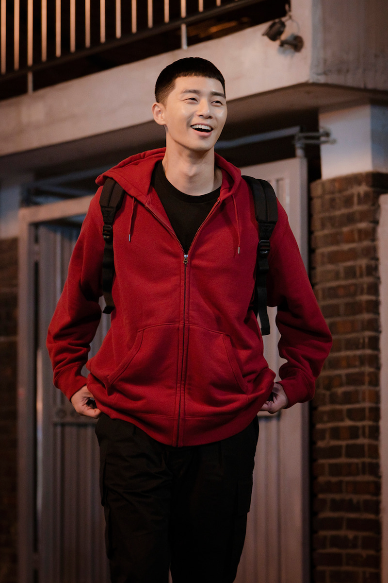 Đông khách, anh yêu đời hẳn