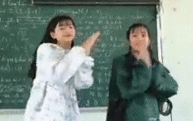 Hai nữ sinh Bình Thuận nhảy vũ điệu rửa tay trên nền nhạc 'Ghen Cô Vy' gây sốt MXH Ảnh 2