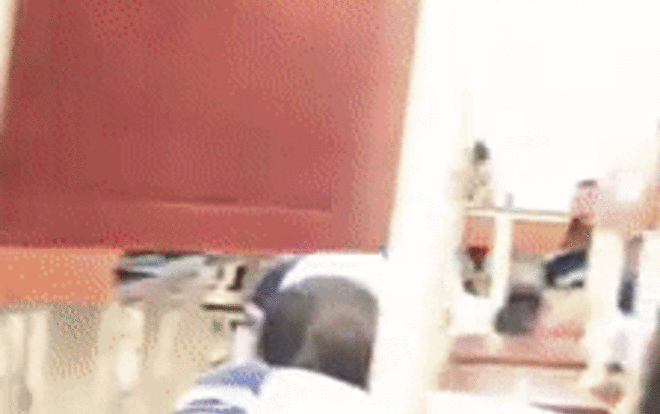 Màn 'troll' cô giáo bá đạo của các cô cậu học trò, lời đáp trả sau đó khiến cả lớp chỉ còn biết ôm bụng cười Ảnh 2