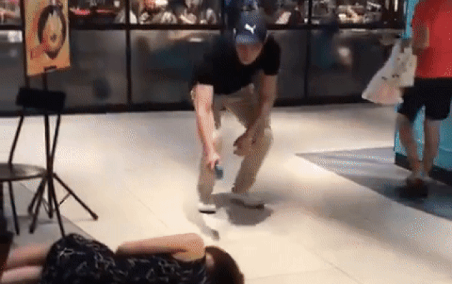 Cả nhà hàng bị 'ném đá' vì bỏ mặc người phụ nữ ngất xỉu, sự thật đằng sau khiến dân mạng nghẹn lời Ảnh 2