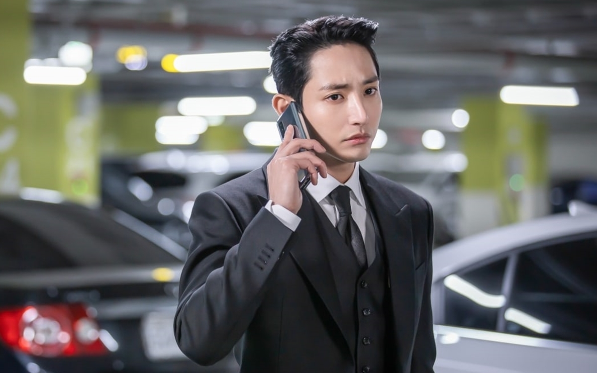 Hoàng tử Vampire' Lee Soo Hyuk xuyên không phá án trong phim mới