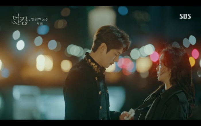 Gặp được em có lẽ là điều may mắn nhất trong cuộc đời vị vua trẻ tuổi ấy