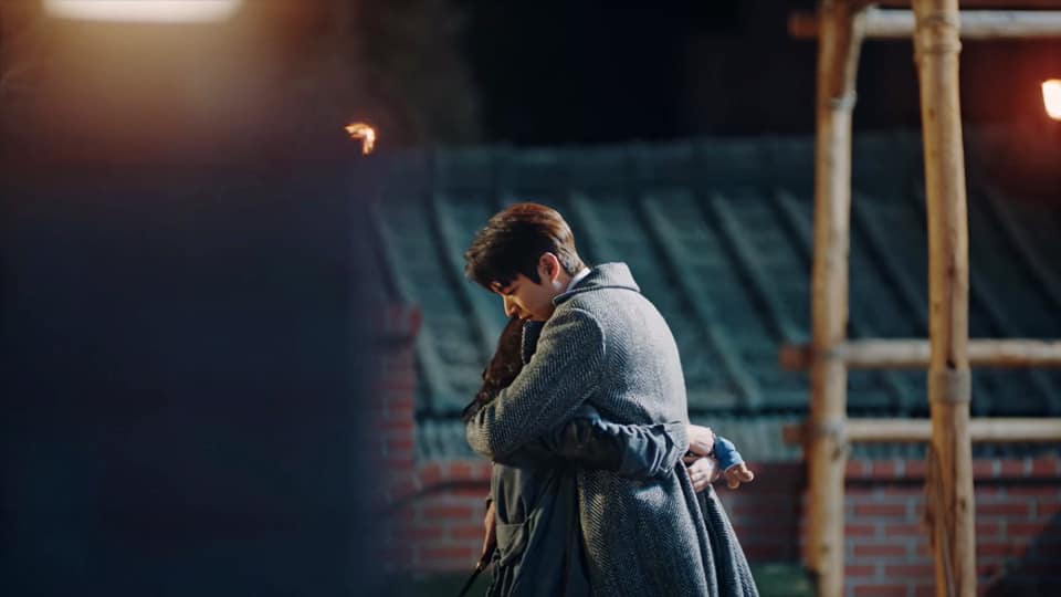 Để bảo vệ Jang Tae Eul, Lee Gon lại tiếp tục trở lại Hàn Quốc hiện đại 