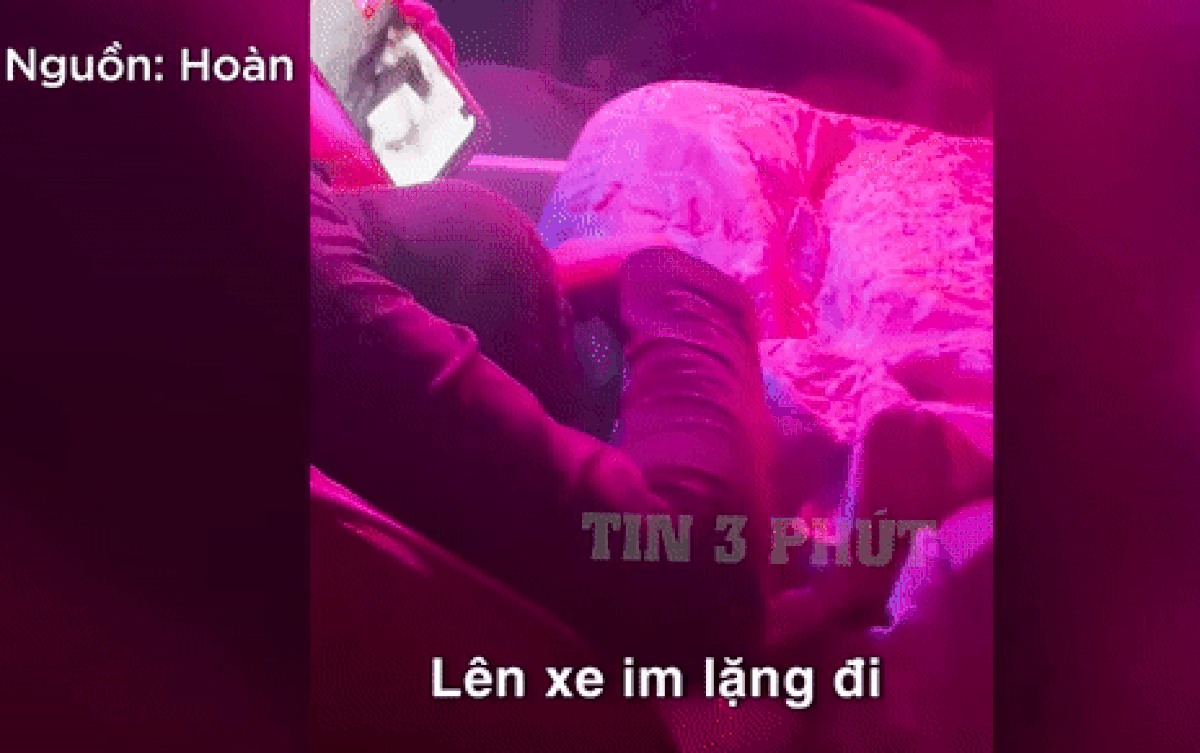 Trên xe khách, cô gái khóc nấc thành từng tiếng và câu chuyện xót xa phía sau Ảnh 2