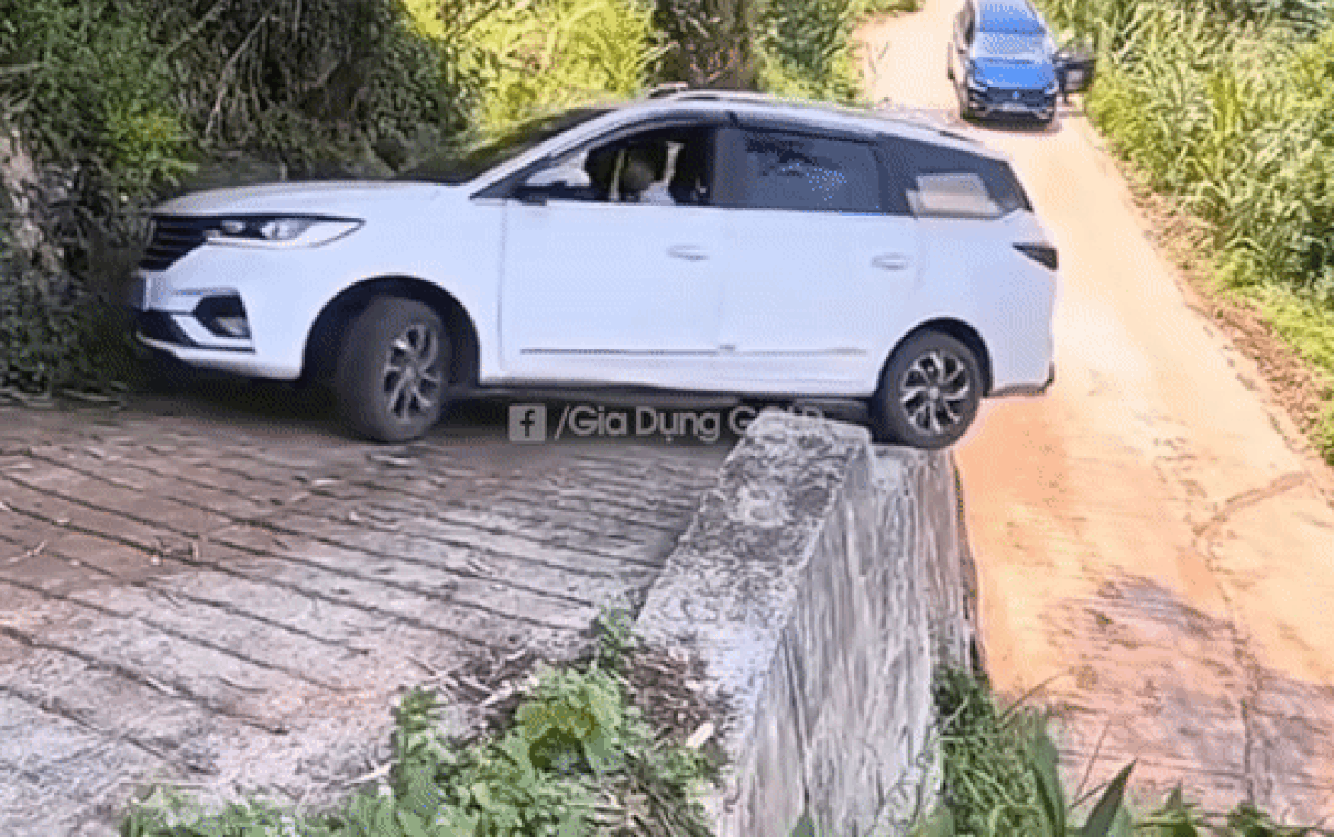 Clip: Tài xế ô tô với màn quay xe cực đẳng cấp trên con dốc hút 12 triệu lượt xem Ảnh 2