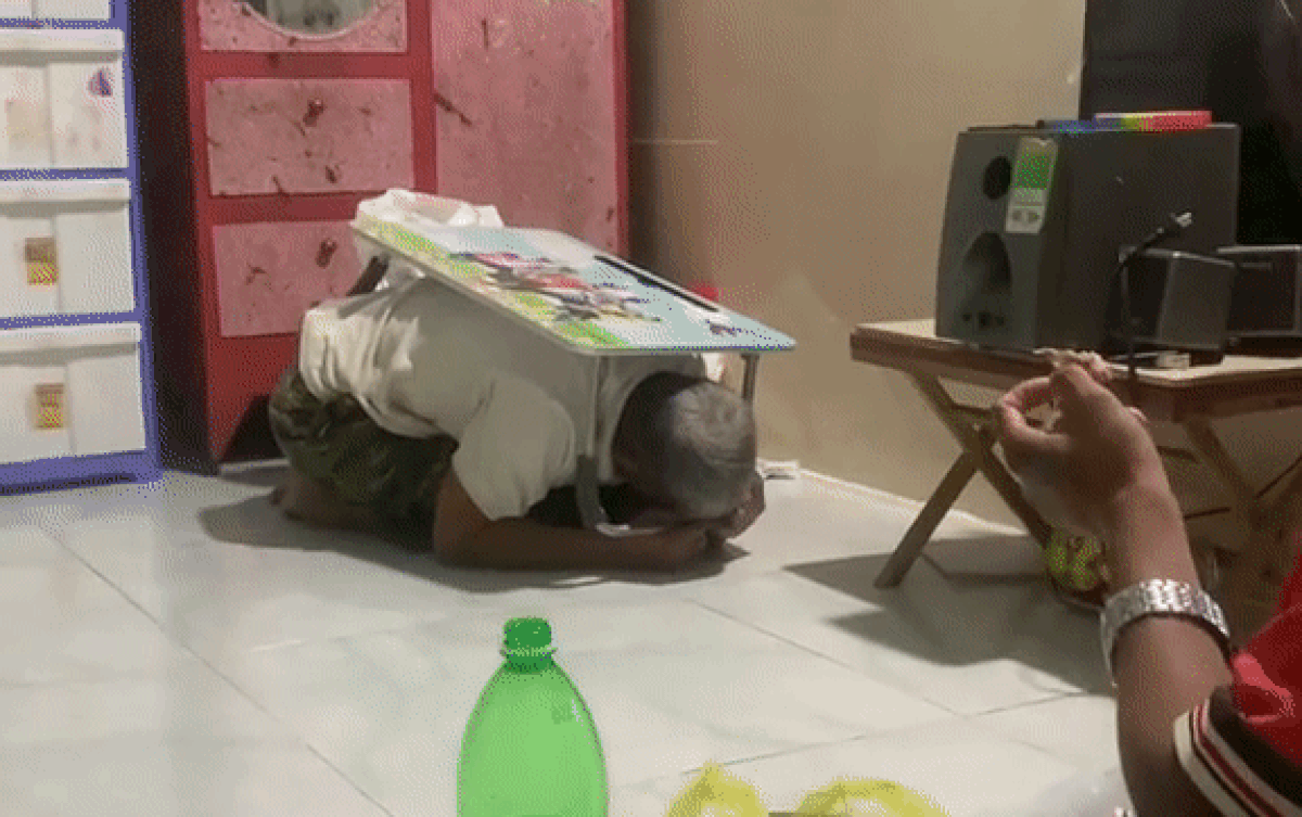 Nghe tiếng vợ đi tìm, chồng đang nhậu liền ẩn nấp ở nơi không ai ngờ Ảnh 2