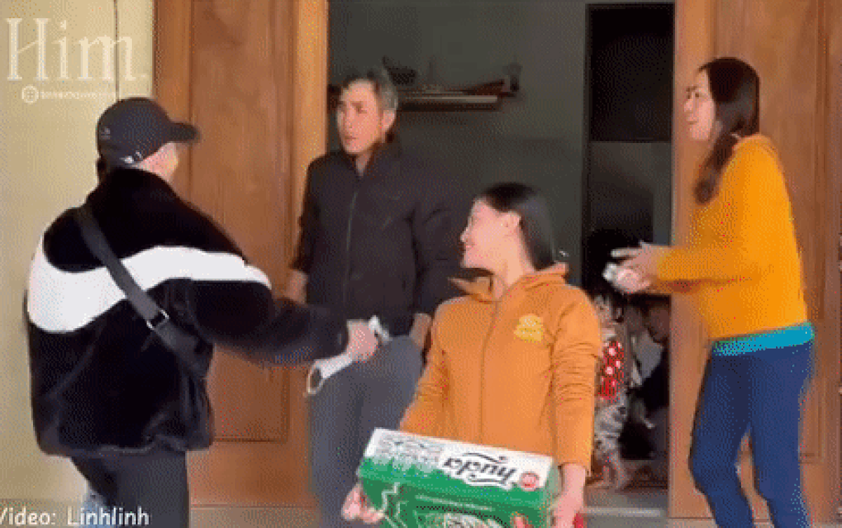 Bí mật về thăm nhà sau thời gian đi làm ăn xa, chàng trai khiến ông bố òa khóc như đứa trẻ Ảnh 2