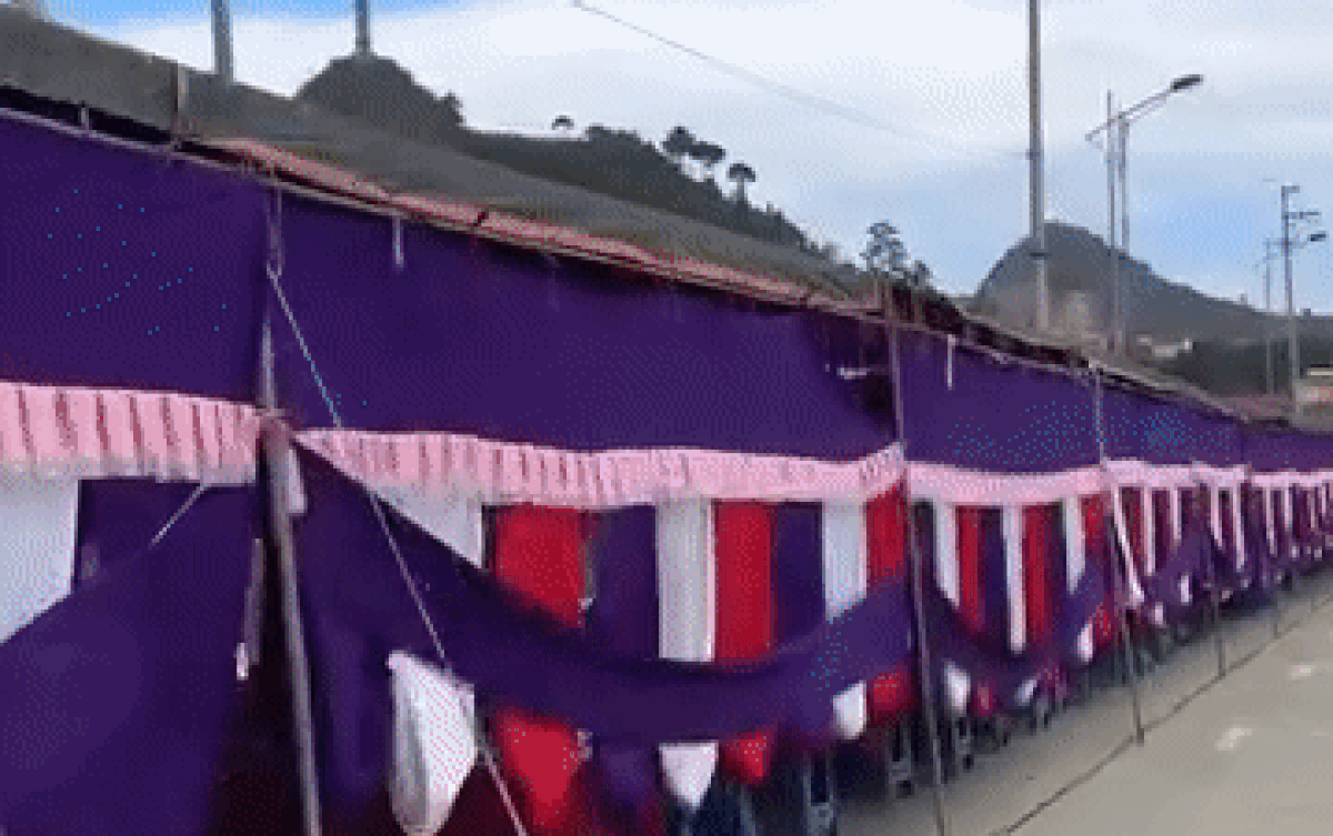 Rạp cưới dài cả cây số khiến dân mạng trầm trồ: Chắc mời cả huyện tham dự? Ảnh 2