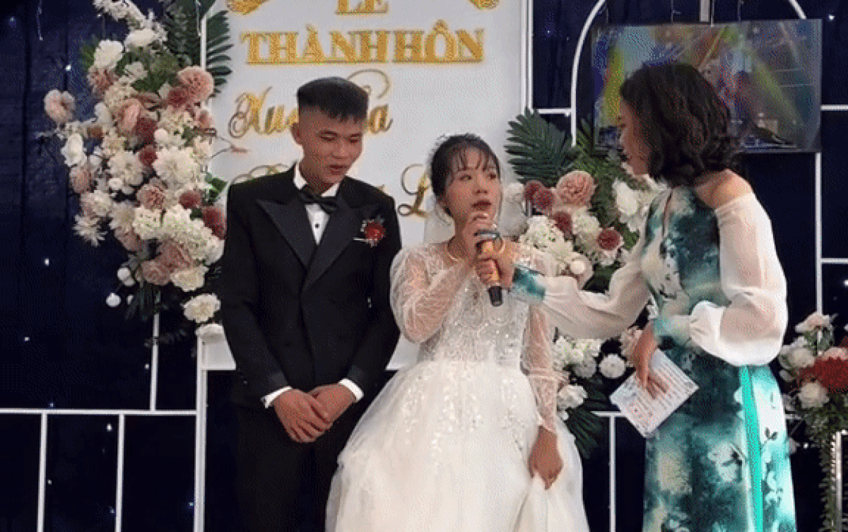 Được MC hỏi lý do vì sao lại lấy chú rể hiện tại, cô dâu trả lời khiến cả hôn trường cười ngất Ảnh 2