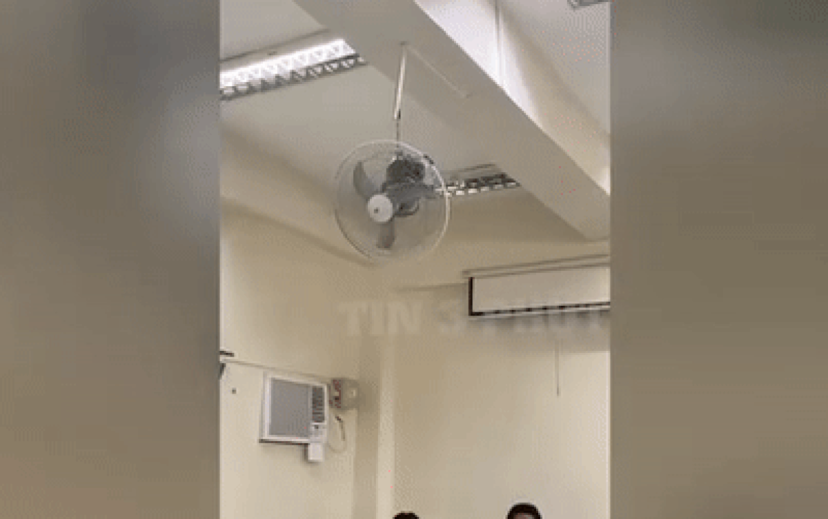 Nghe tiếng quạt quay mà không thấy gió mát, nam sinh vừa nhìn lên trần nhà đã vội bỏ chạy Ảnh 2