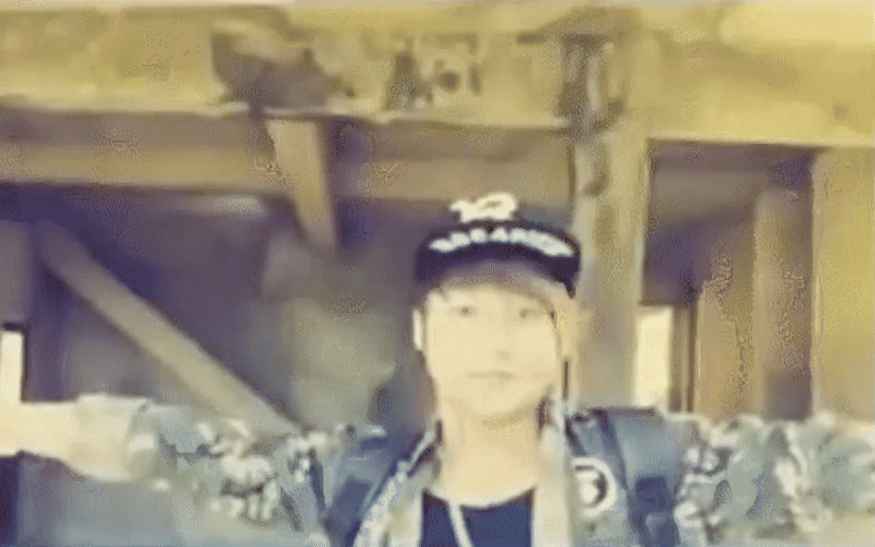 Sơn Tùng sợ hãi, chạy 'thục mạng' khi bước vào ngôi nhà đặc biệt Ảnh 2